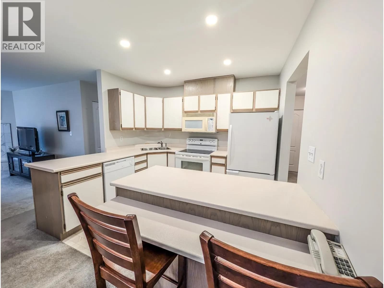 #105 7255 SOUTHRIDGE AVENUE, Prince George, BC photo 4