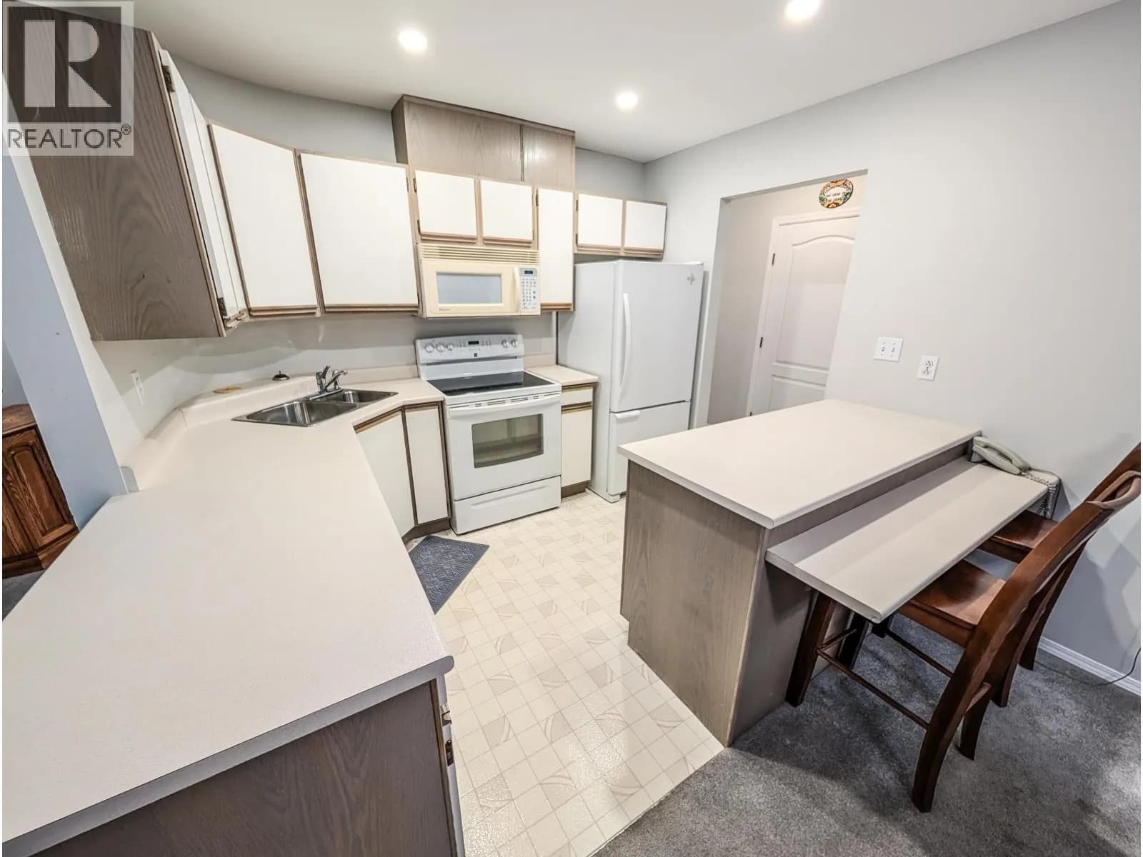#105 7255 SOUTHRIDGE AVENUE, Prince George, BC photo 5