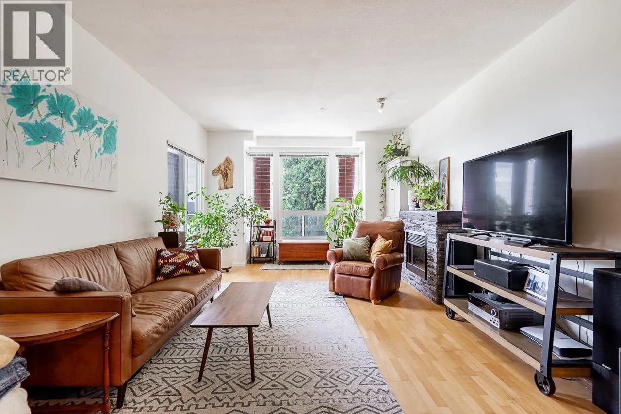 #316 14 E ROYAL AVENUE, New Westminster, BC photo 3