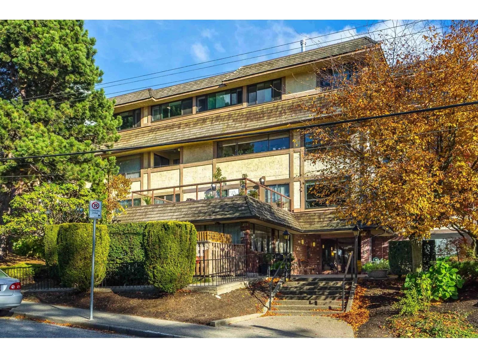 1368 FOSTER STREET, White Rock