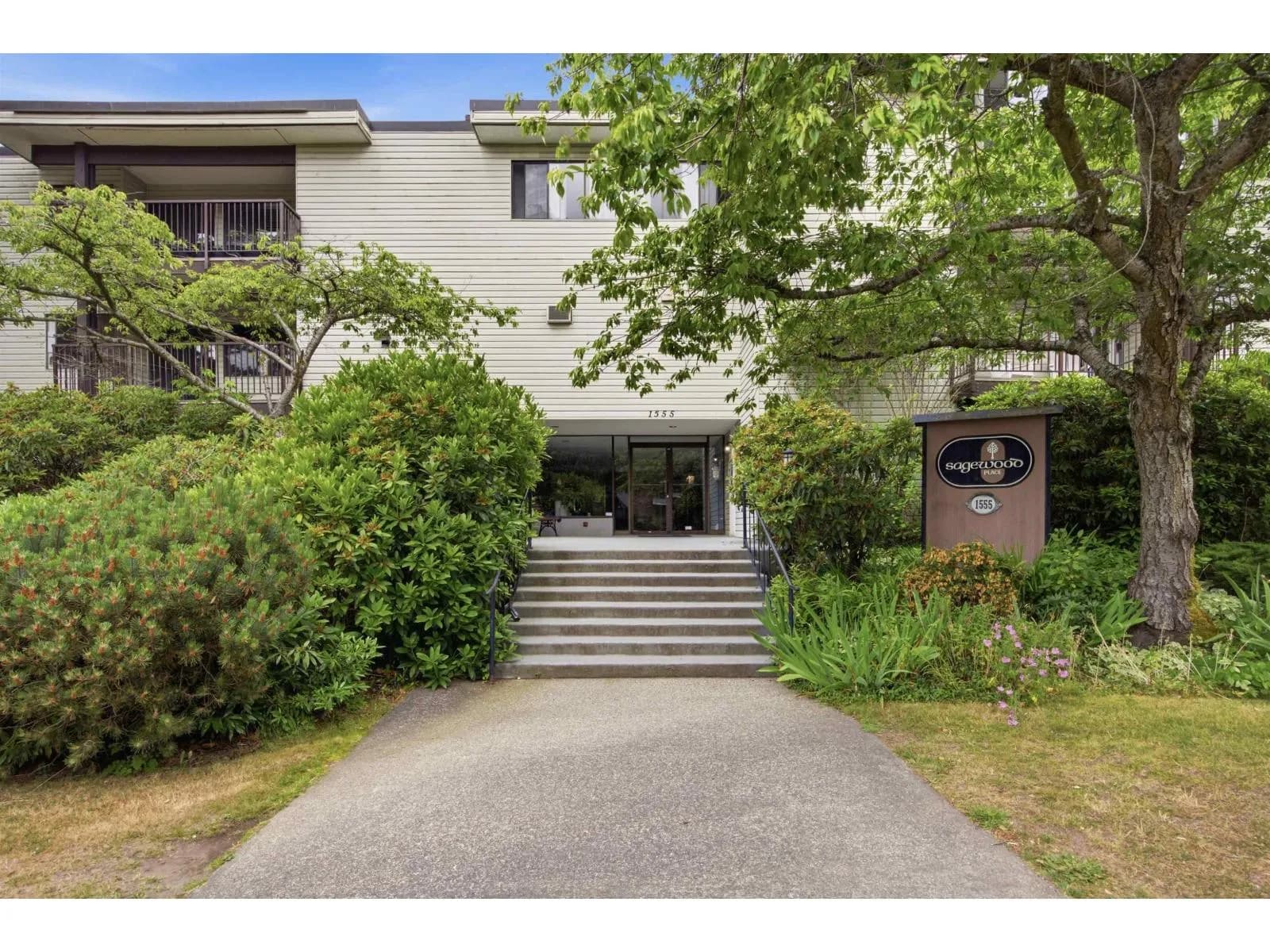 1555 FIR STREET, White Rock