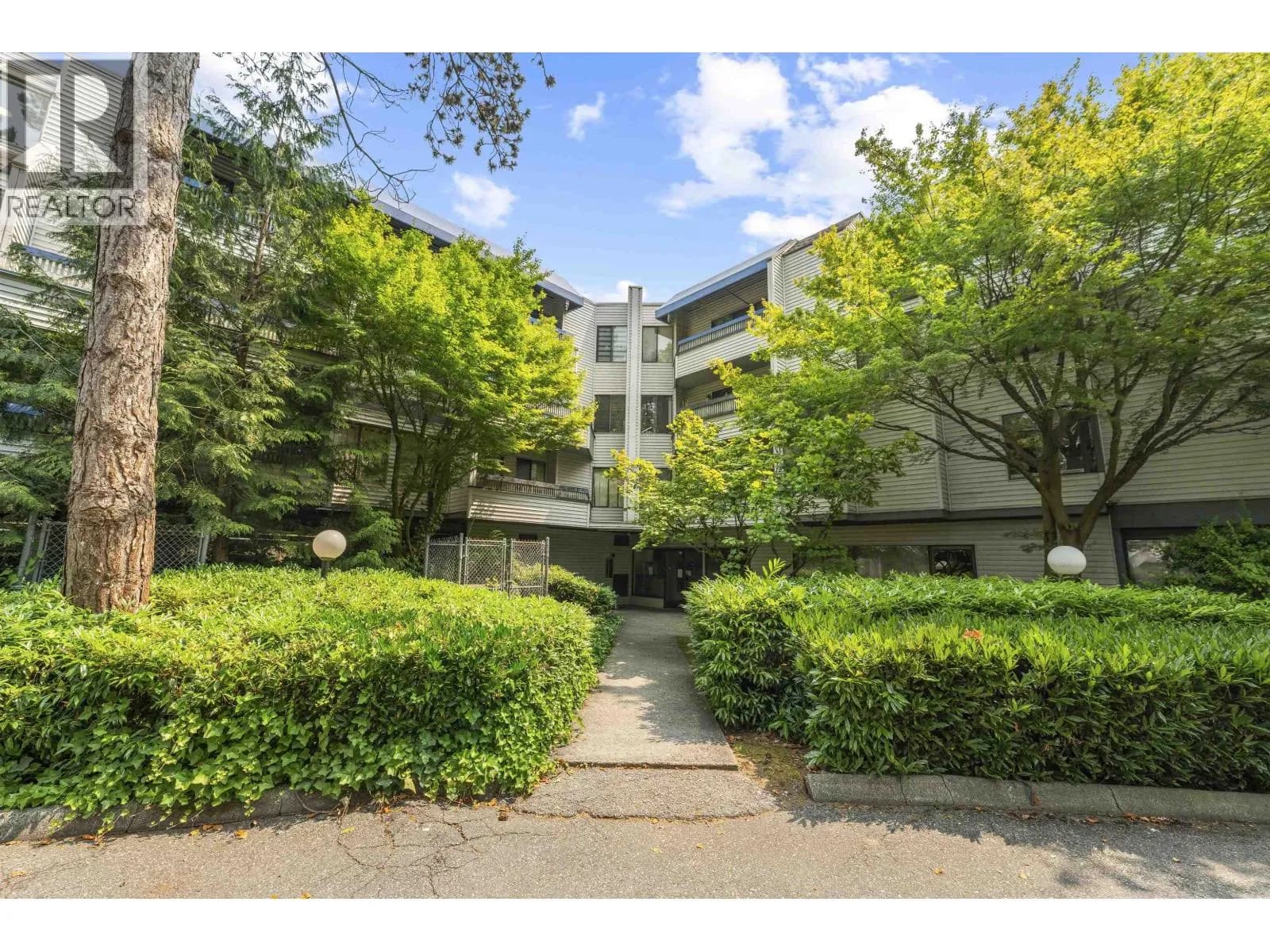 Lansdowne Greene, 5800 Cooney Road, Richmond