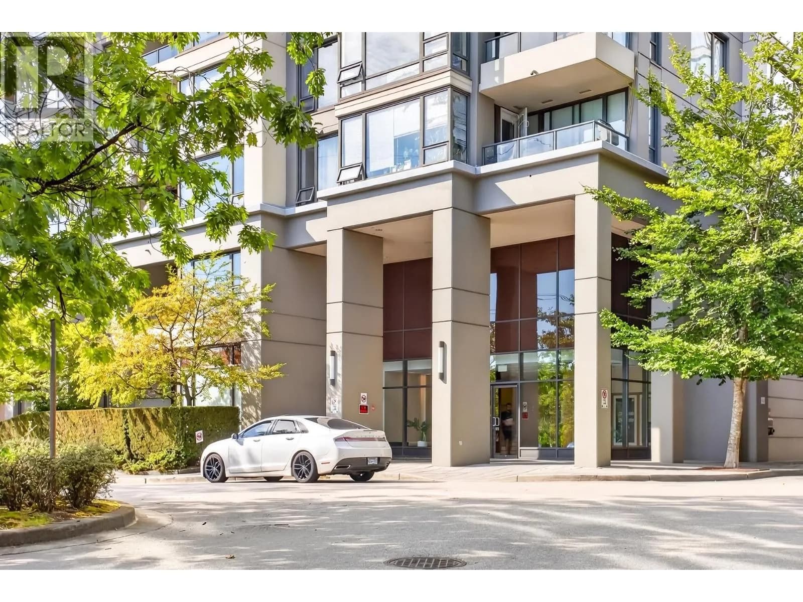 #2102 4178 DAWSON STREET, Burnaby, BC photo 3