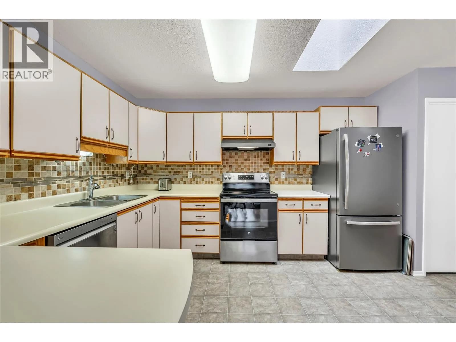 272 Green Avenue W, Penticton