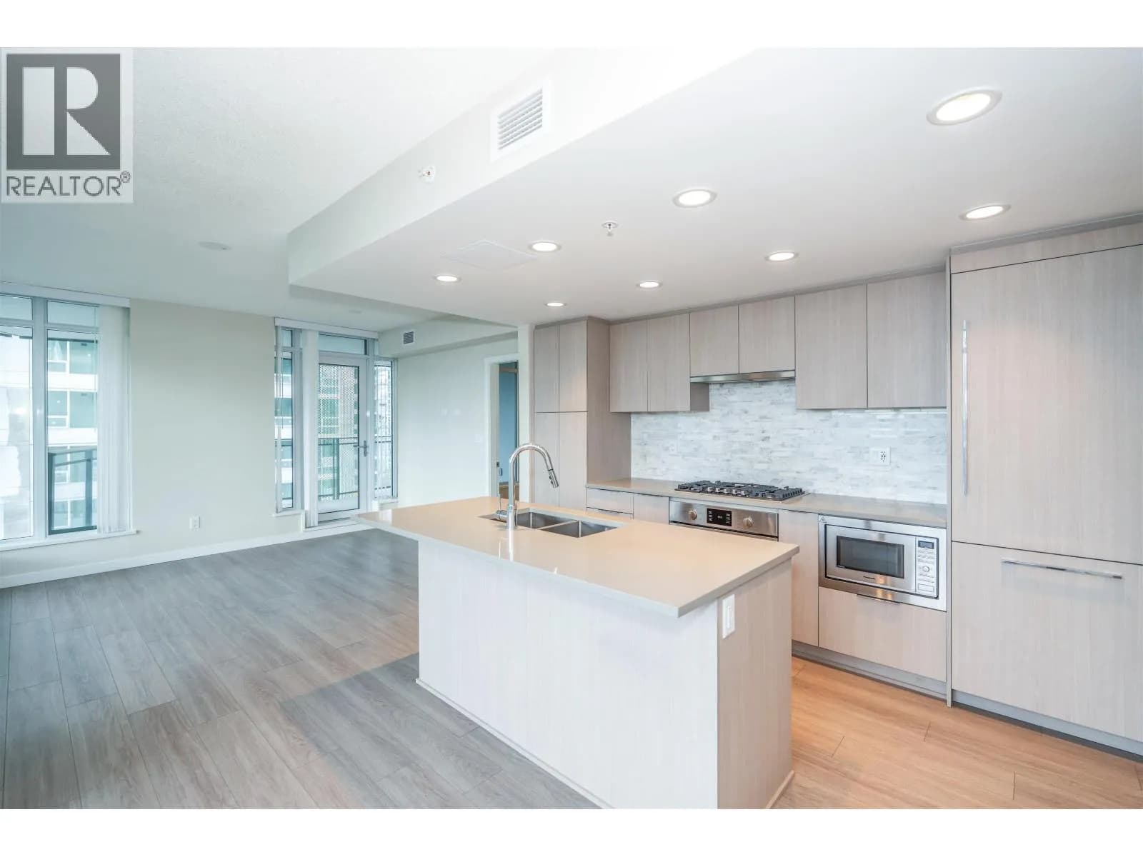 #1406 1182 WESTWOOD STREET, Coquitlam, BC photo 4