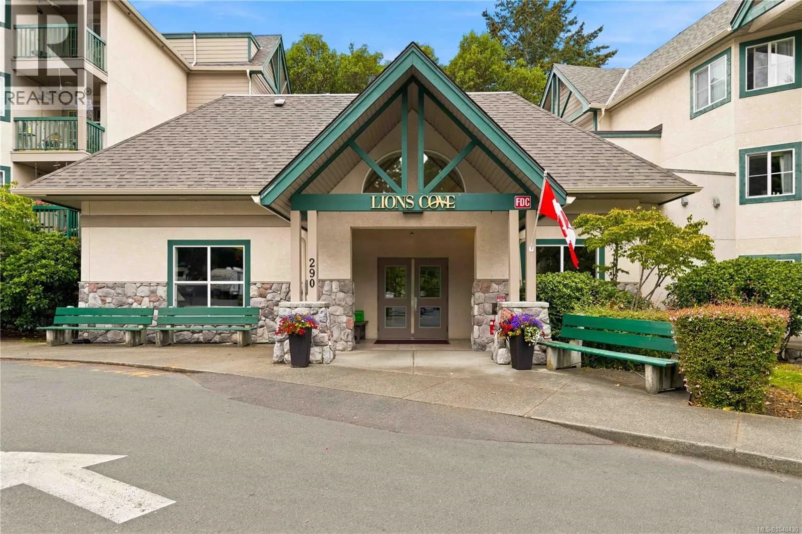 290 Island Hwy, View Royal