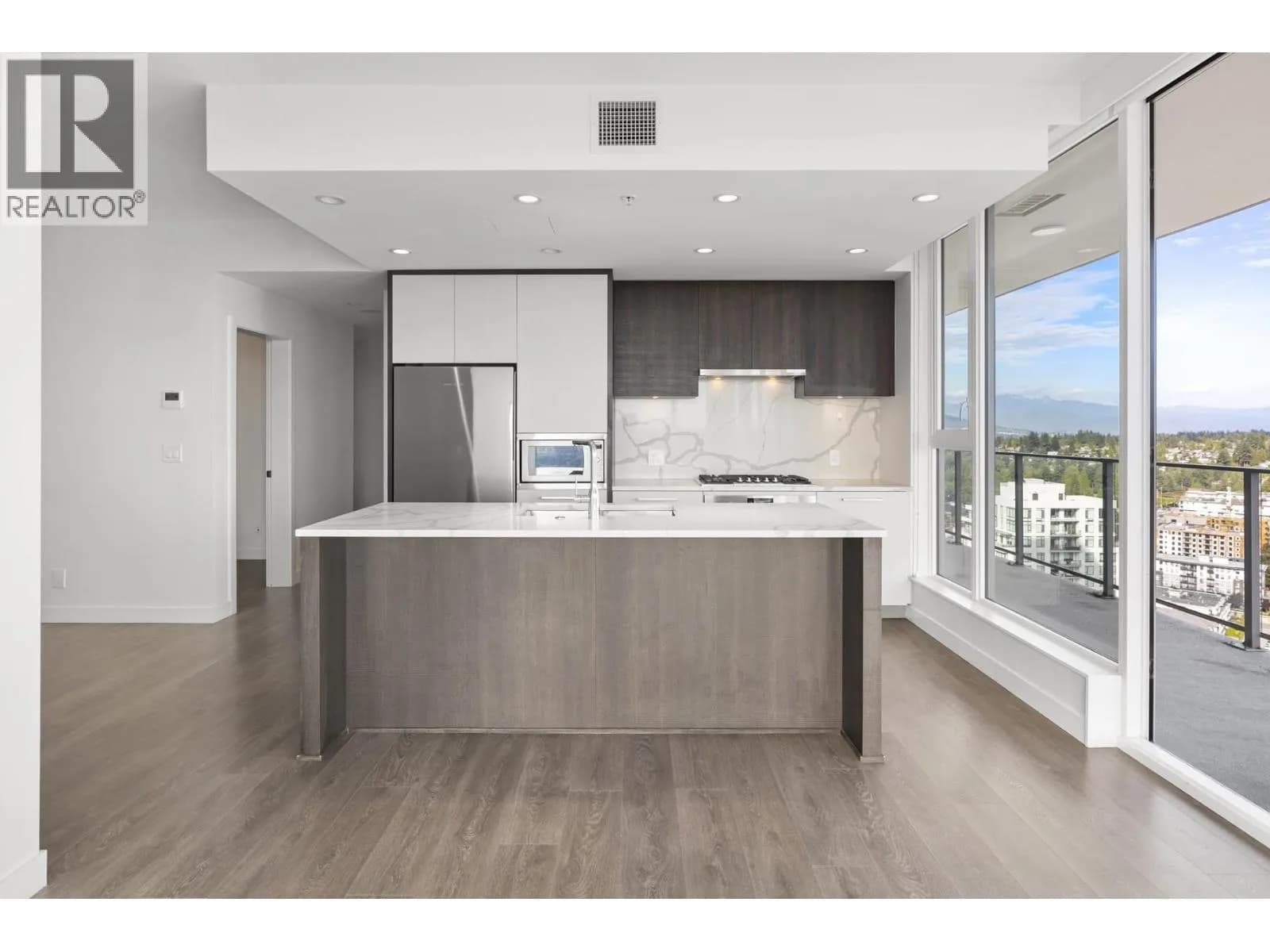 #3006 567 CLARKE ROAD, Coquitlam, BC photo 3