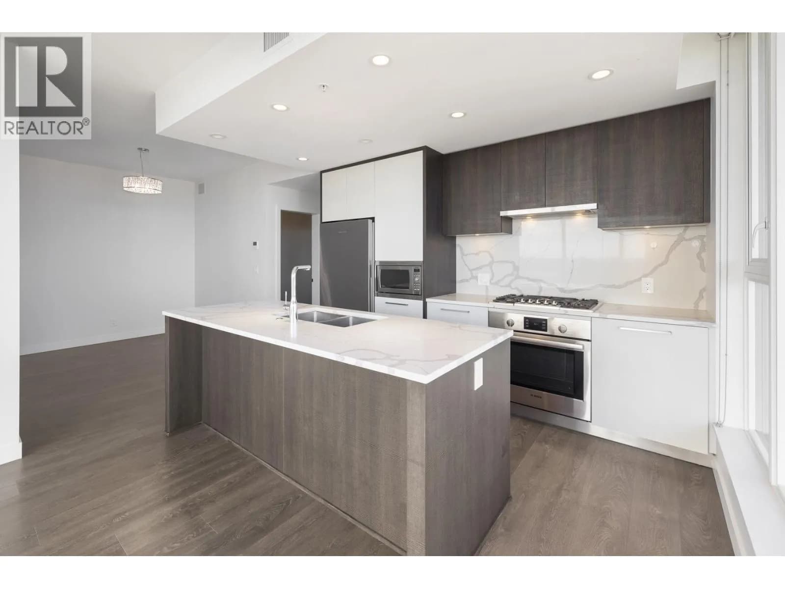 #3006 567 CLARKE ROAD, Coquitlam, BC photo 4