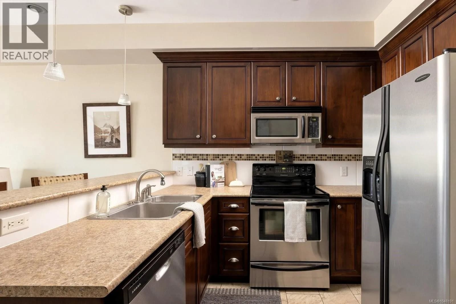 #207 1335 Bear Mountain Pkwy, Langford, BC photo 4