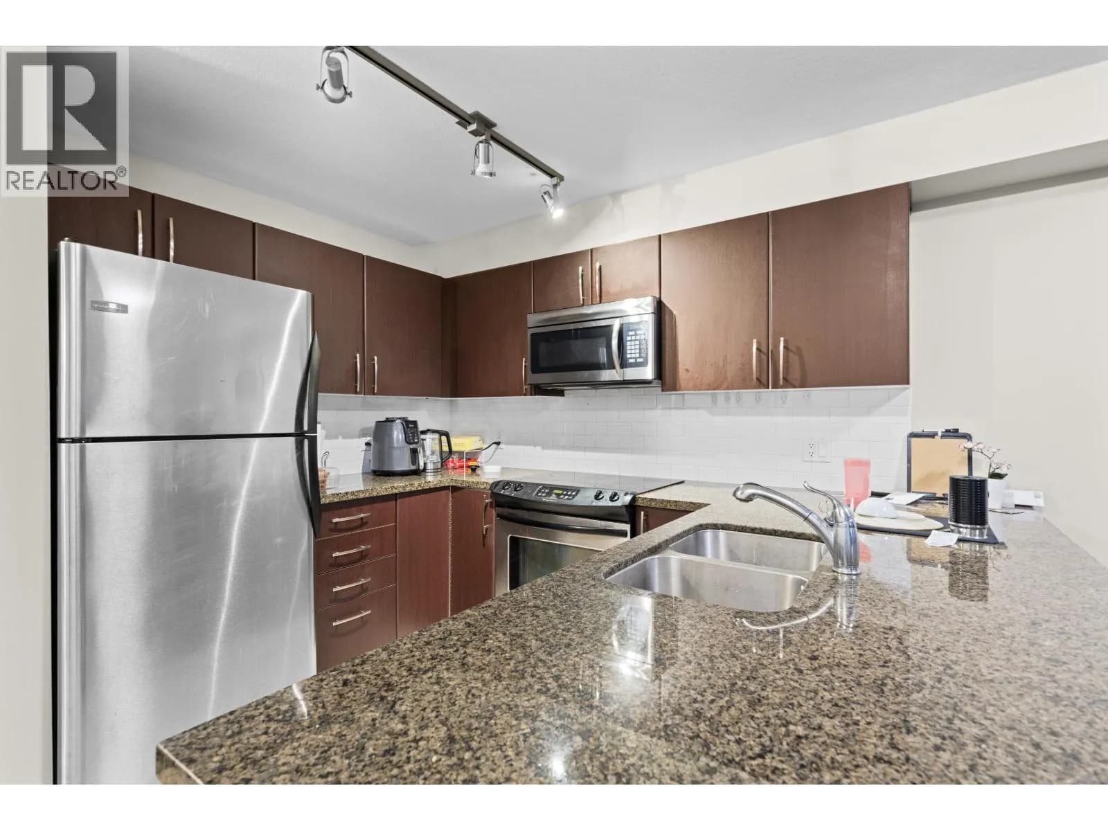 #209 7337 MACPHERSON AVENUE, Burnaby, BC photo 5