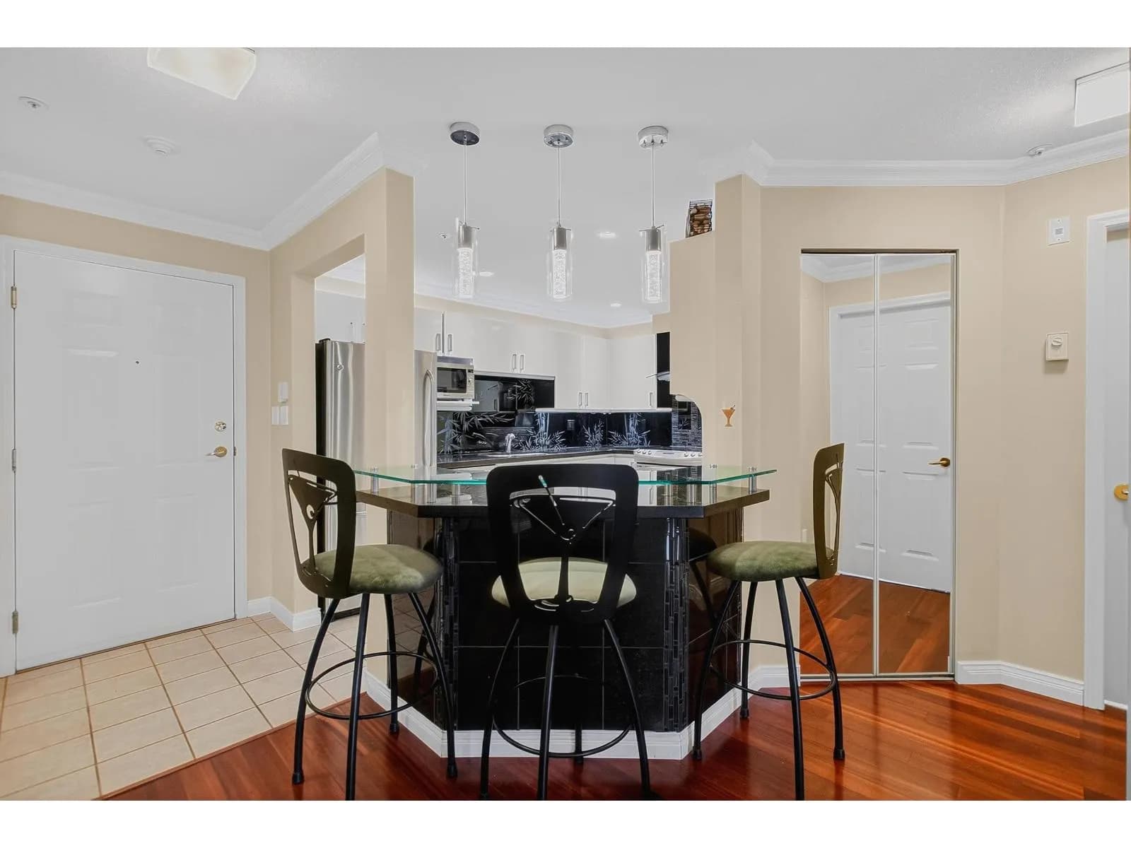 #205 15140 29A AVENUE, Surrey, BC photo 2