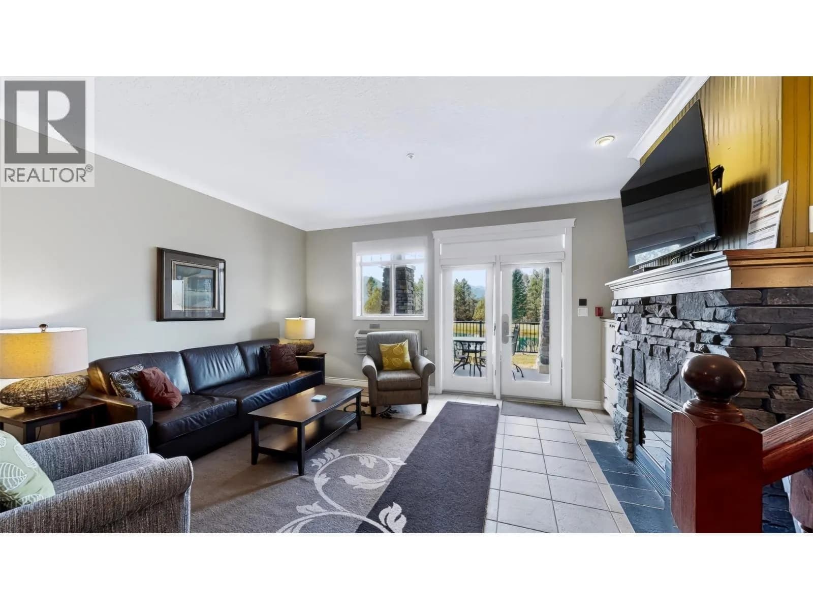 #213 D 200 BIGHORN Boulevard, Radium Hot Springs, BC photo 2