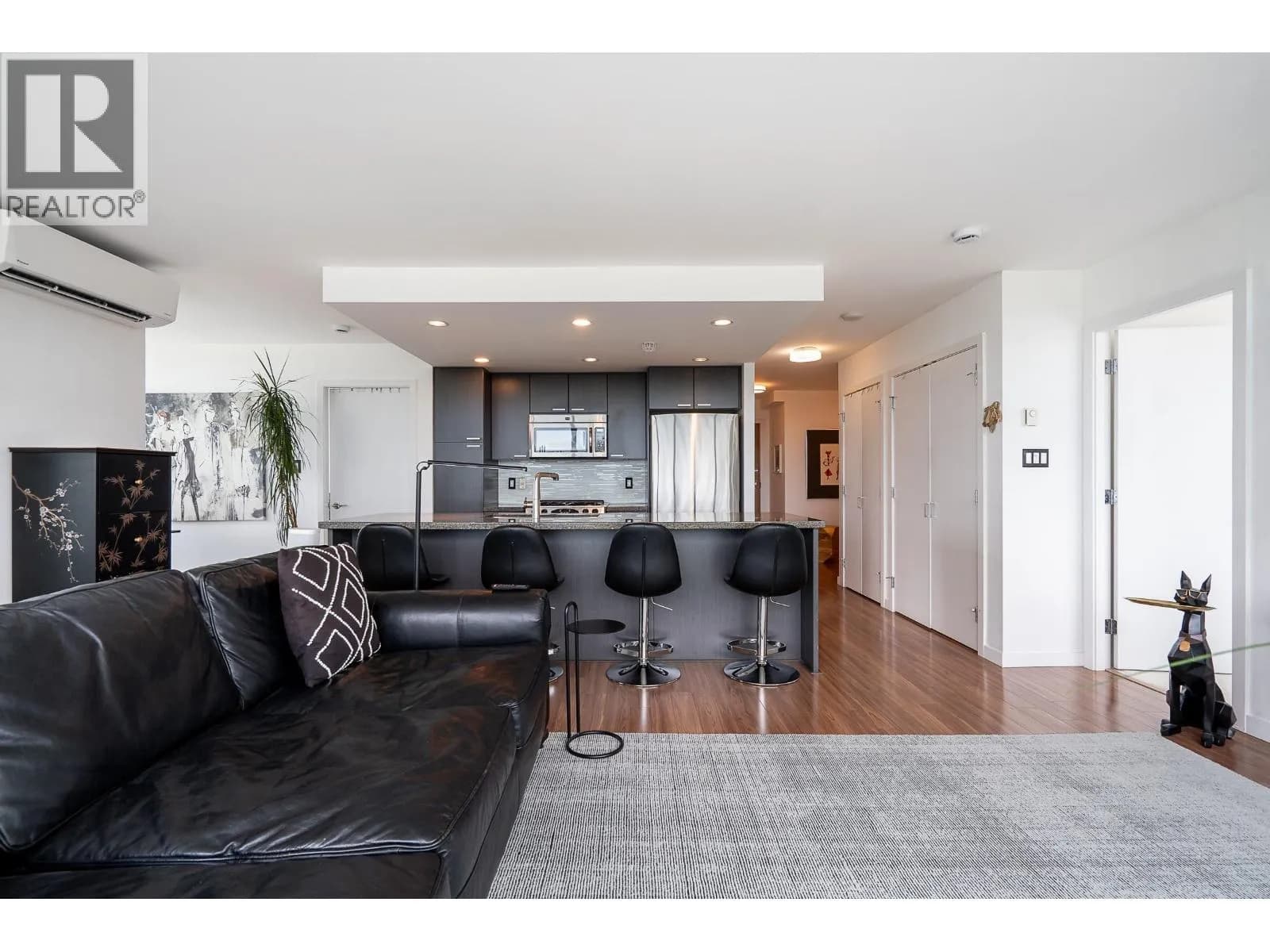 #1904 2200 DOUGLAS ROAD, Burnaby, BC photo 5