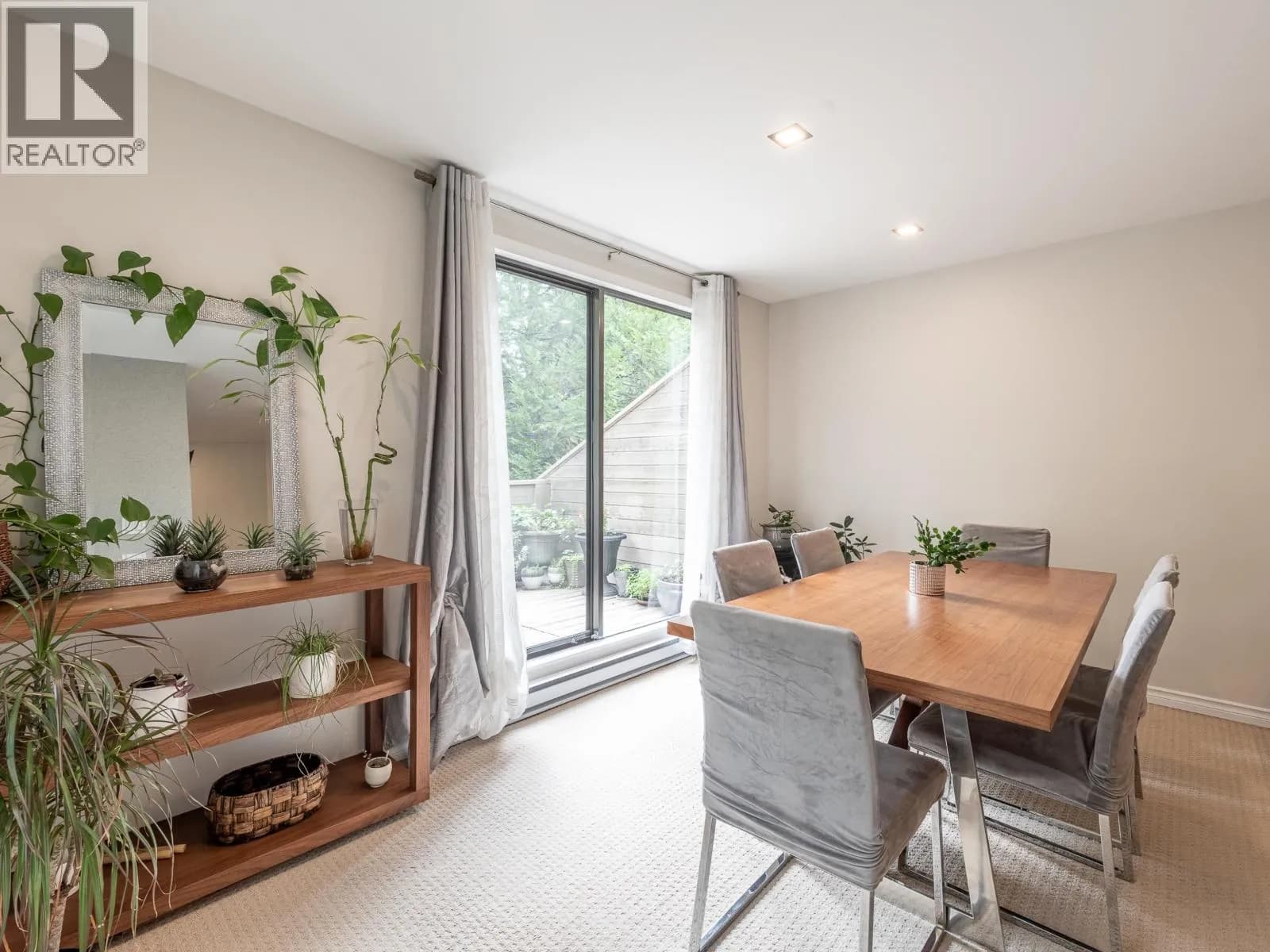 #201 9152 SATURNA DRIVE, Burnaby, BC photo 3