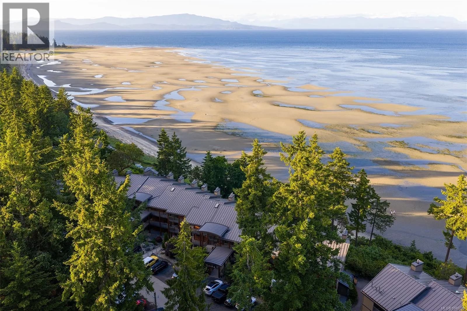 1155 Resort Dr, Parksville