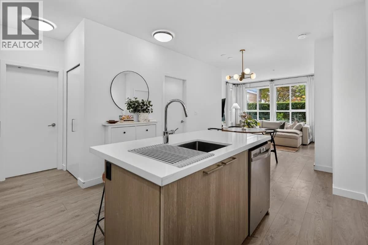#103 611 REGAN AVENUE, Coquitlam, BC photo 2