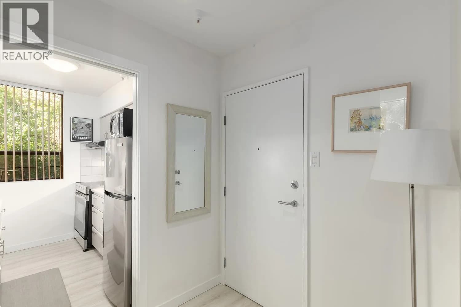 #101 1737 DUCHESS AVENUE, West Vancouver, BC photo 2