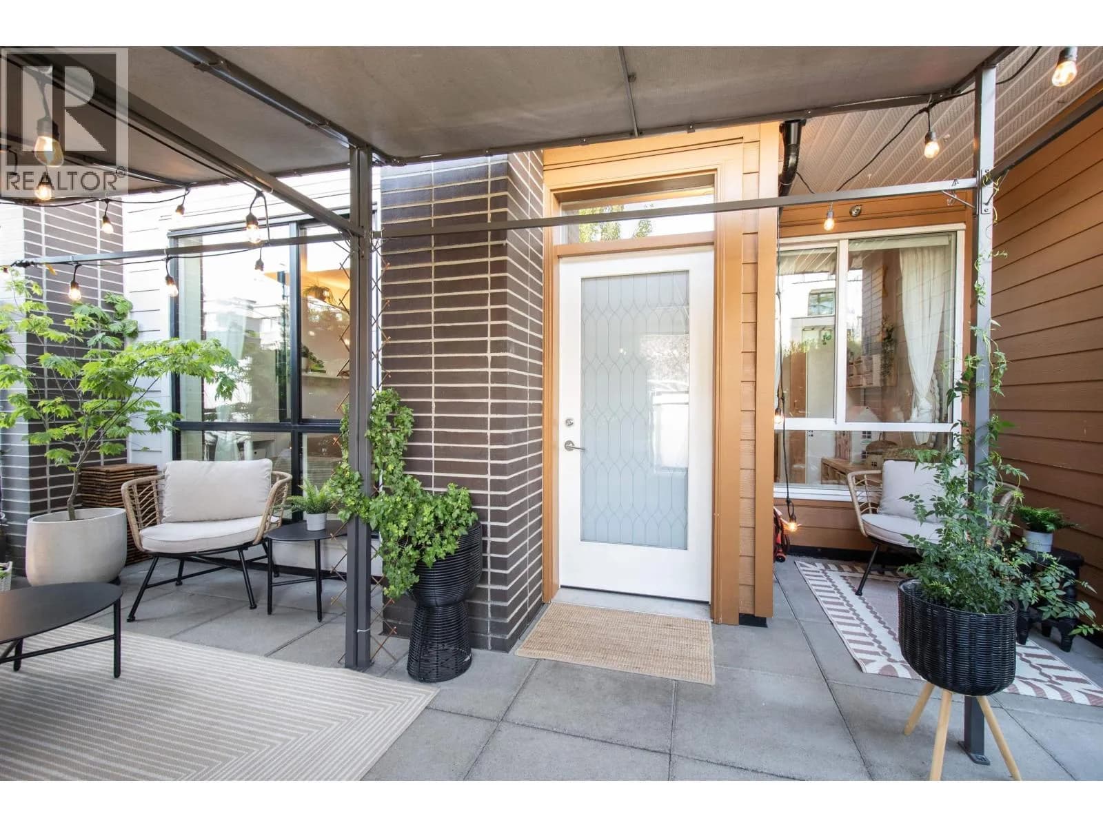 #111 615 E 3RD STREET, North Vancouver, BC photo 4