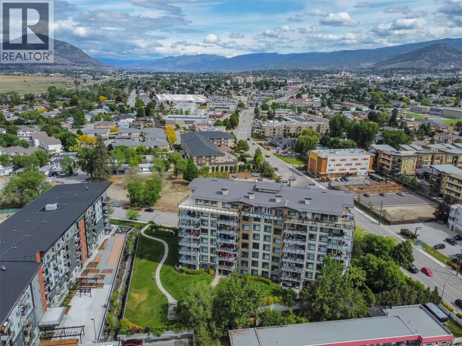 #804 3301 Skaha Lake Road, Penticton, BC photo 2