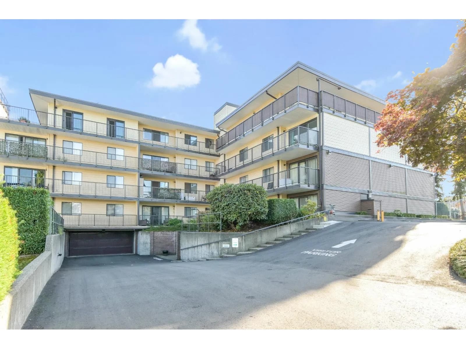Bristol Court, Abbotsford