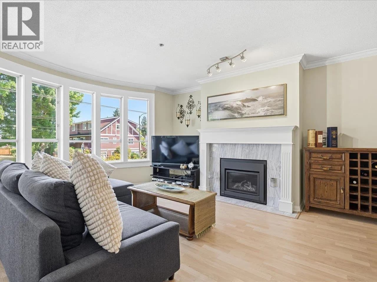 3220 W 4TH AVENUE, Vancouver