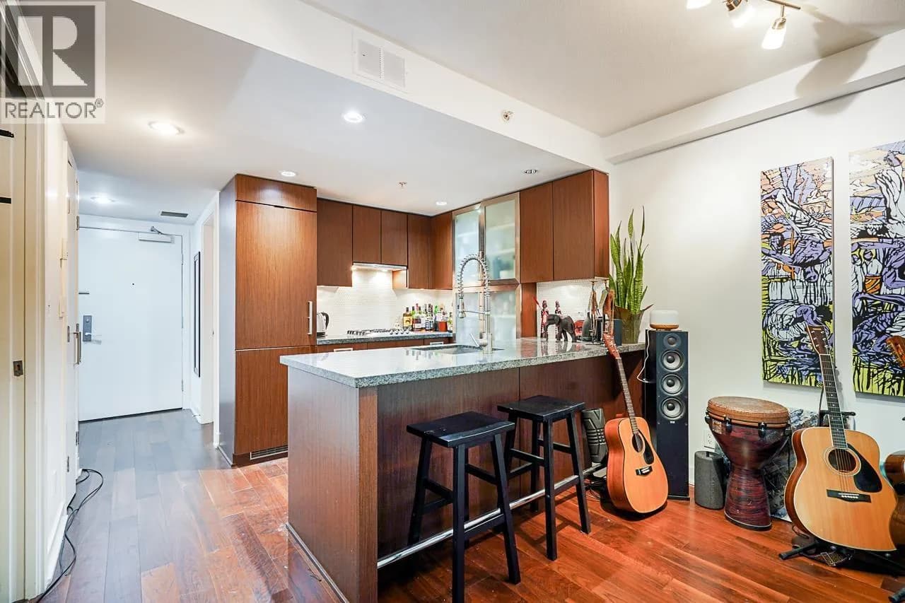 1055 RICHARDS STREET, Vancouver