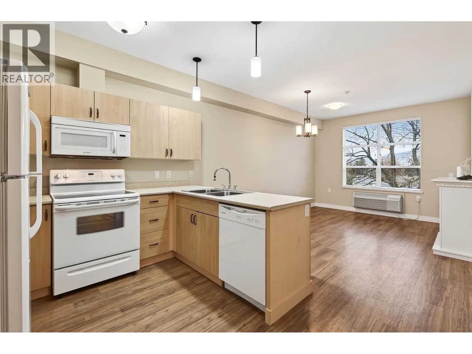 #300 755 MAYFAIR Street, Kamloops, BC photo 3
