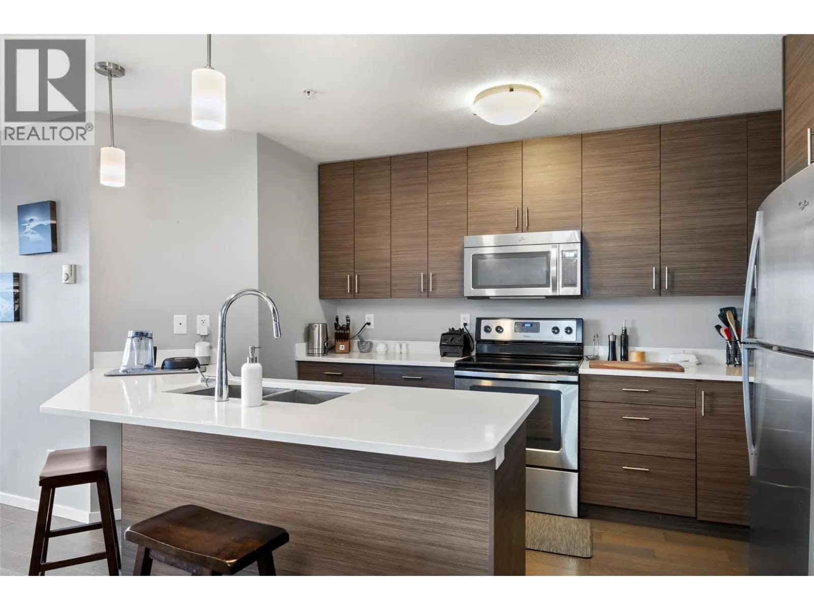 #204 1200 HARRISON Place, Kamloops, BC photo 2