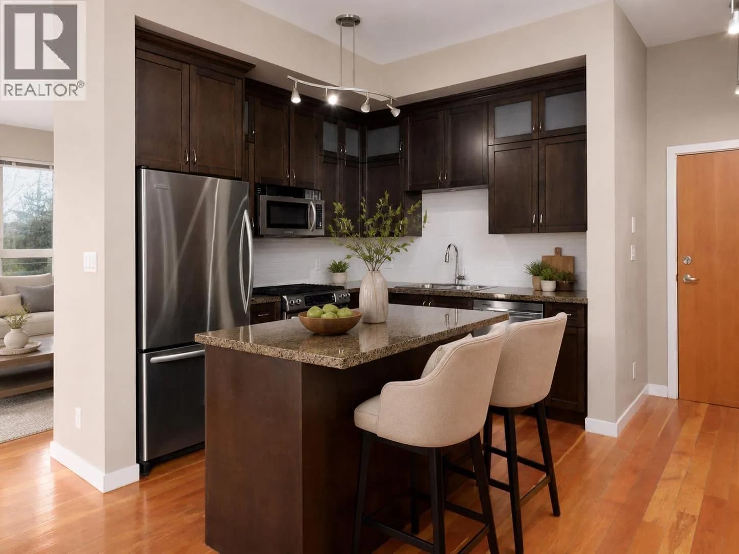 #209 240 SALTER STREET, New Westminster, BC photo 4