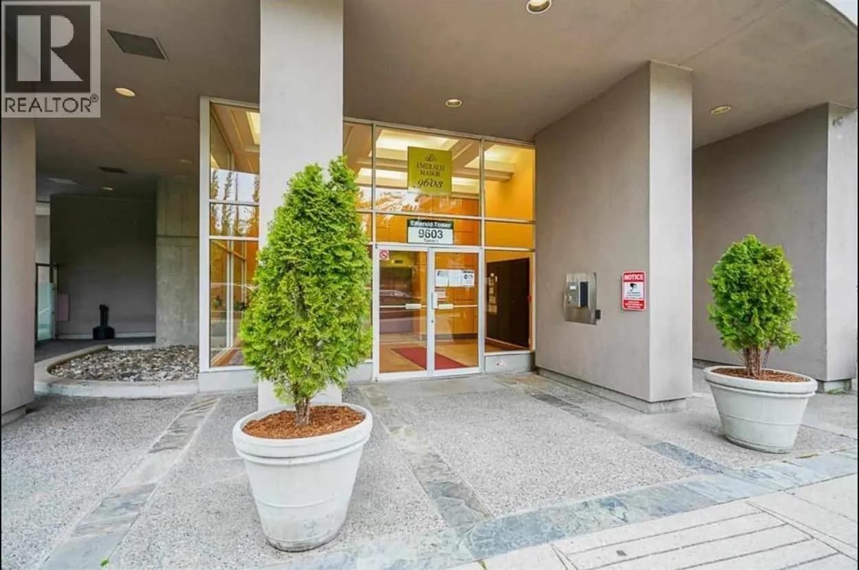 #803 9603 MANCHESTER DRIVE, Burnaby, BC photo 2