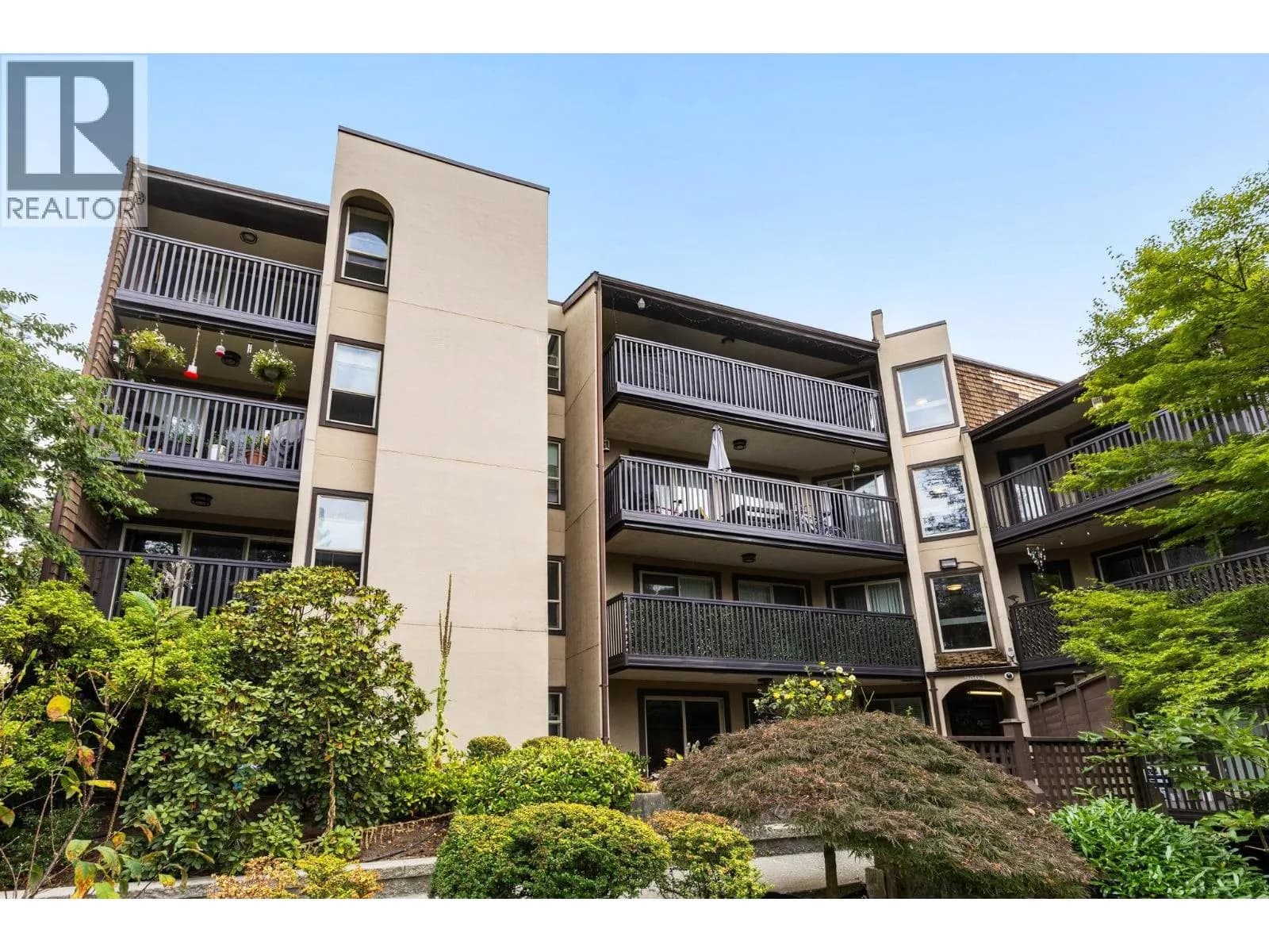 9867 MANCHESTER DRIVE, Burnaby