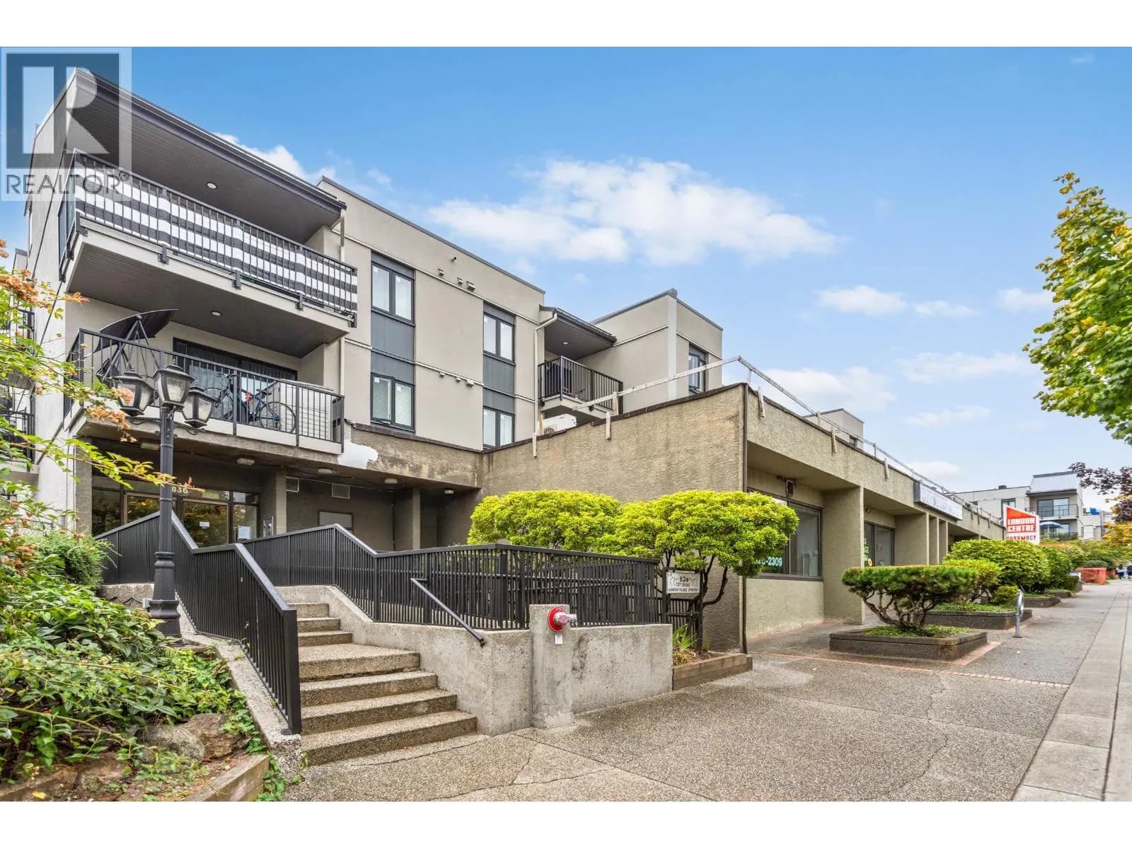 London Place, 836 Twelfth Street, New Westminster