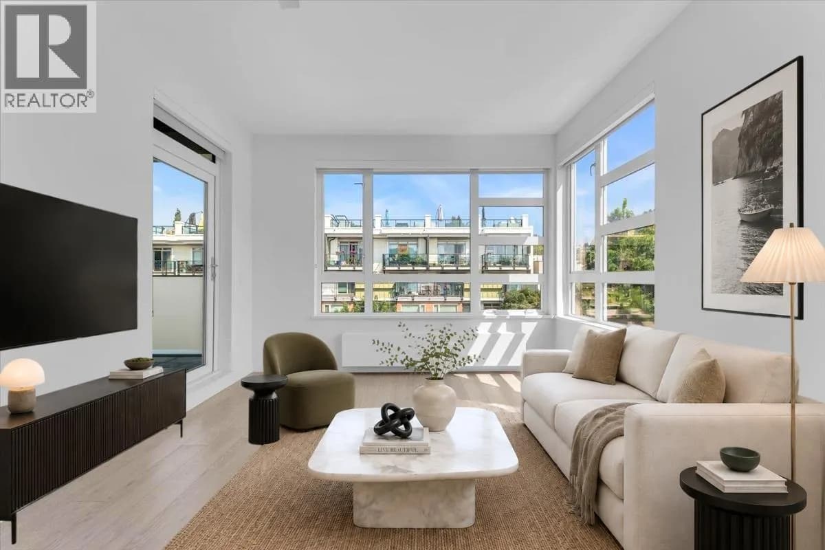 711 W 14TH STREET, North Vancouver