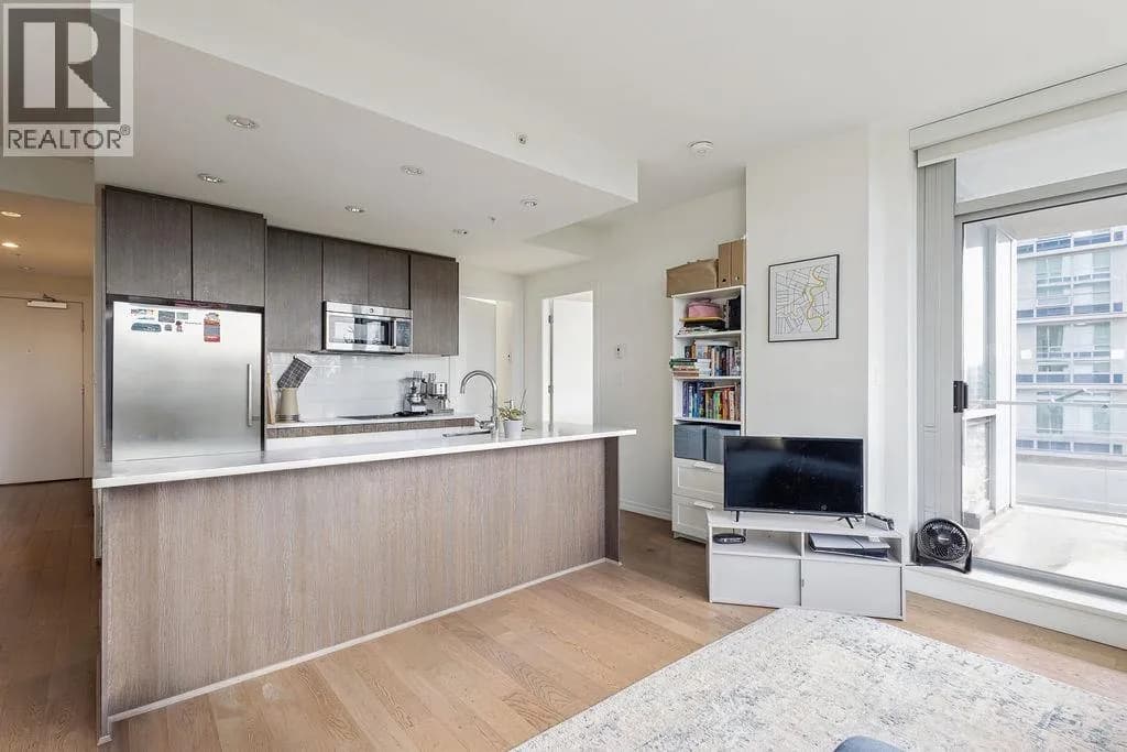 #702 9060 UNIVERSITY CRESCENT, Burnaby, BC photo 2