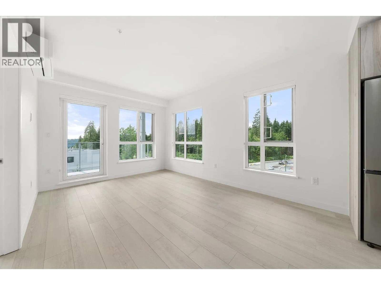 #404 3594 MALSUM DRIVE, North Vancouver, BC photo 3