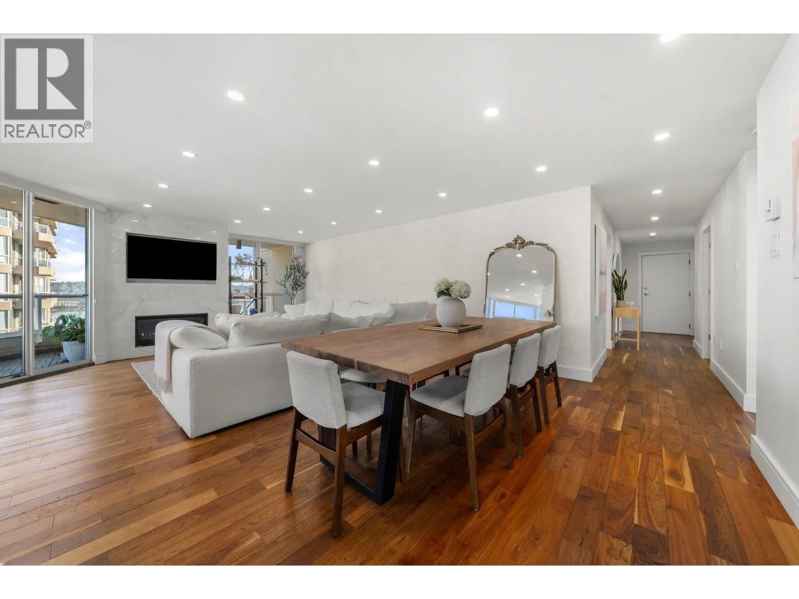 #1704 1245 QUAYSIDE DRIVE, New Westminster, BC photo 2