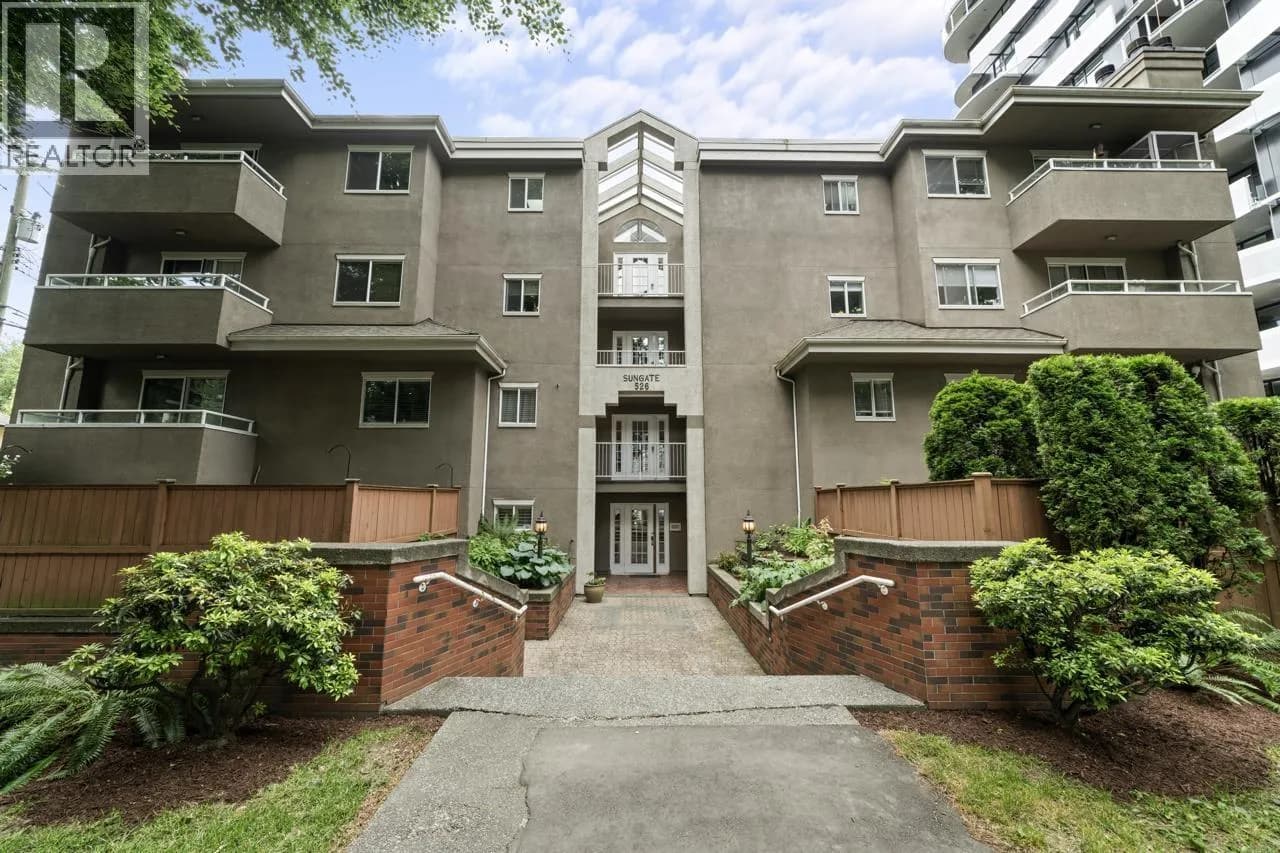 526 W 13TH AVENUE, Vancouver