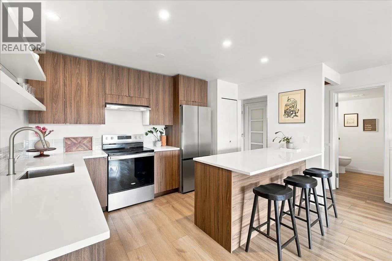 #207 236 W 2ND STREET, North Vancouver, BC photo 5