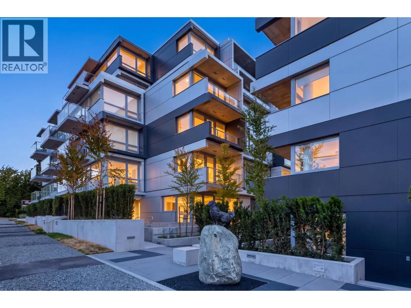 #602 8030 OAK STREET, Vancouver, BC photo 3