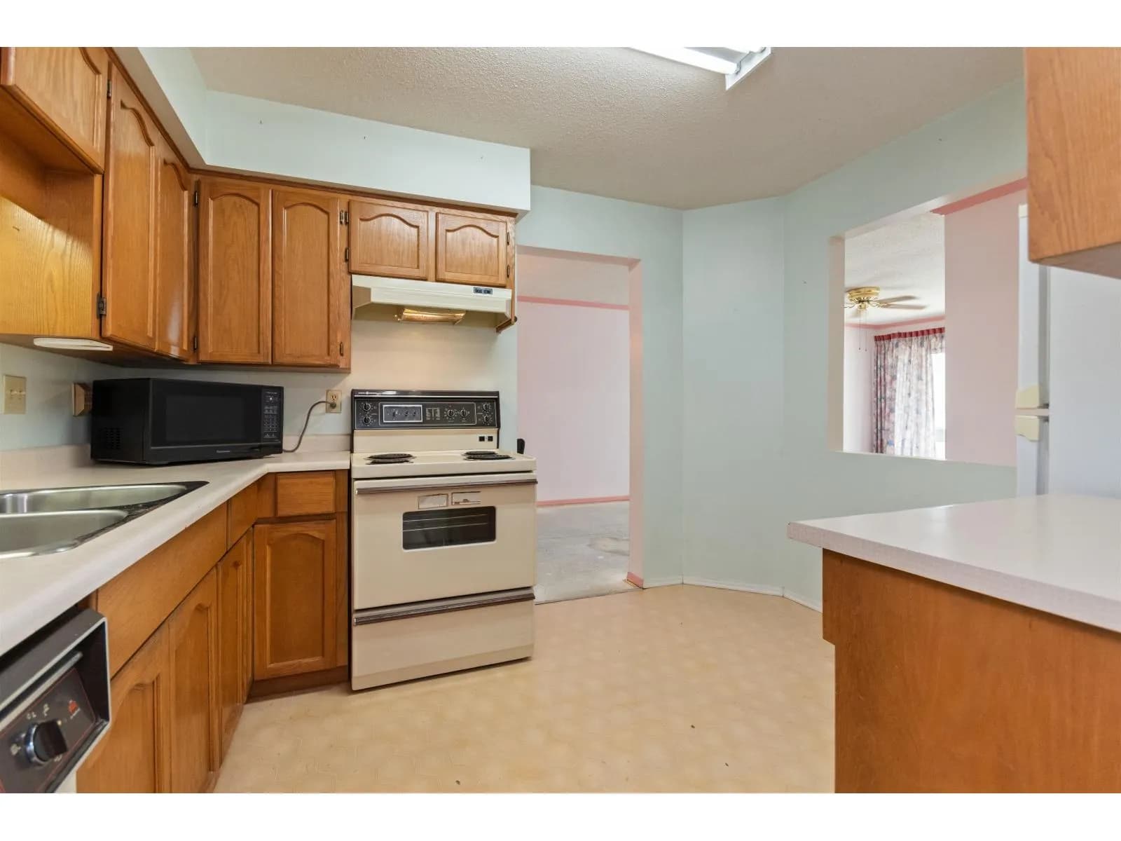 8725 ELM DRIVE, Chilliwack