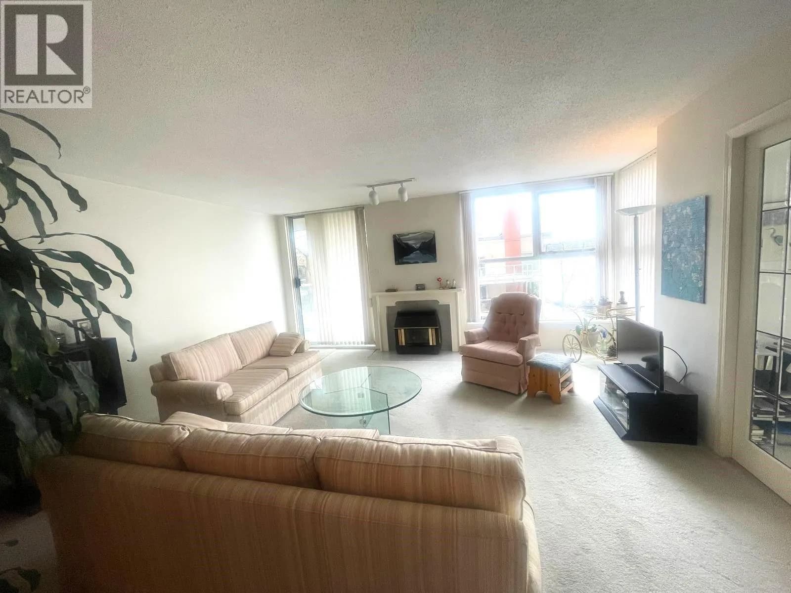 #403 1250 QUAYSIDE DRIVE, New Westminster, BC photo 2