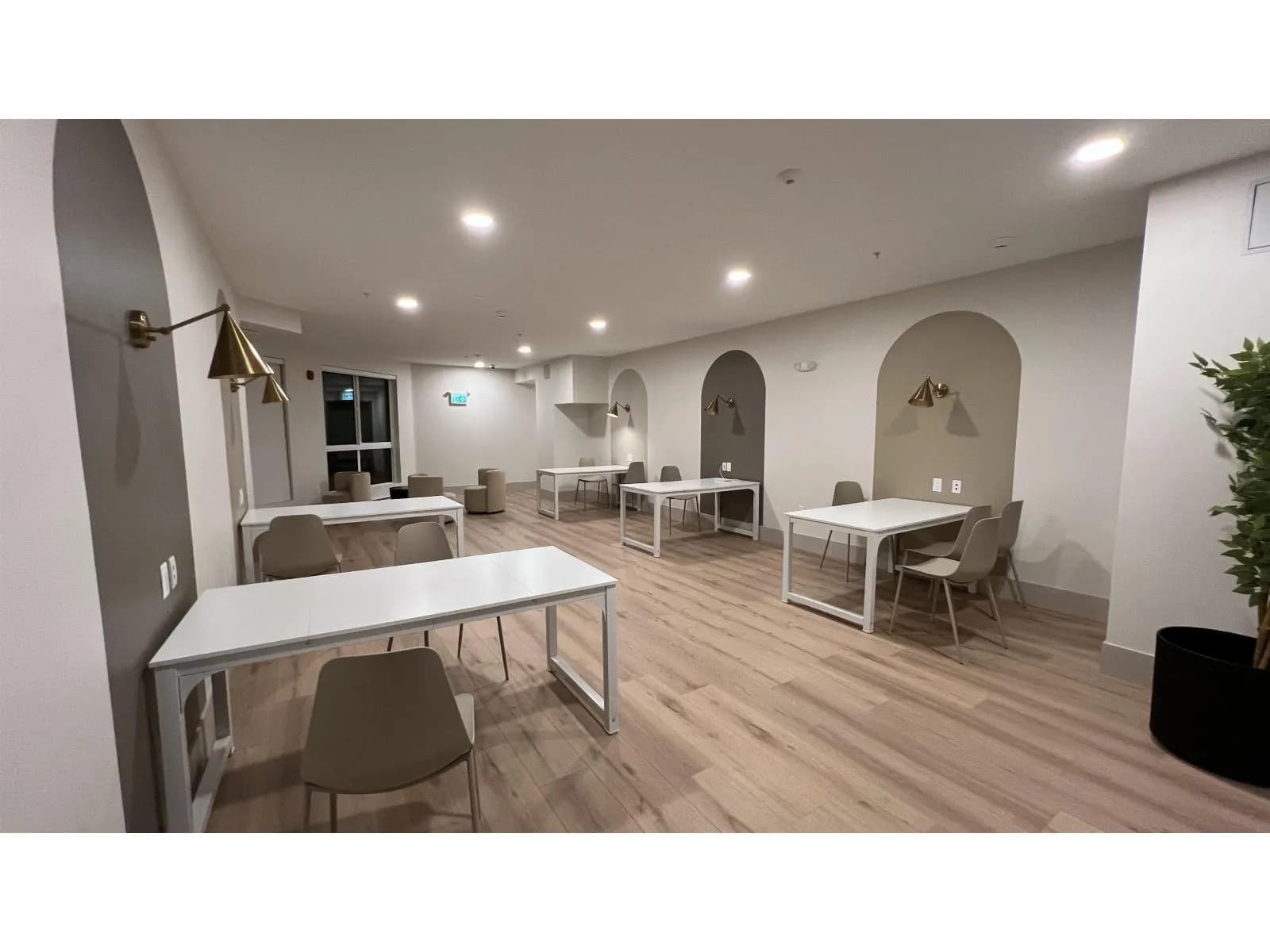 #431 20769 FRASER HIGHWAY, Langley, BC photo 4