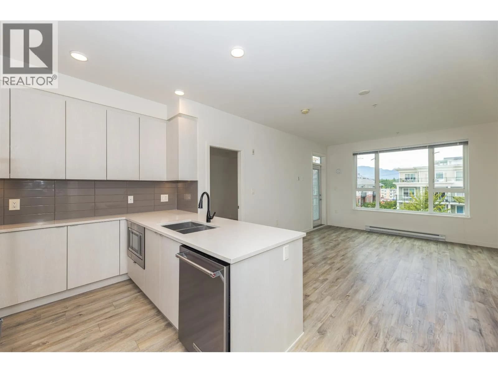 #315 621 REGAN AVENUE, Coquitlam, BC photo 4