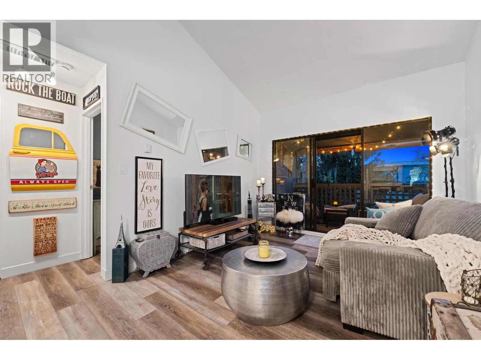 #401 2173 W 6 AVENUE, Vancouver, BC photo 4