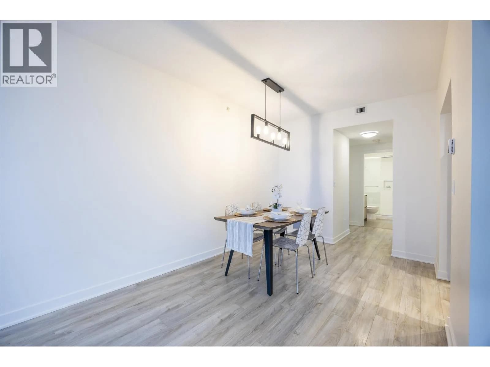 #902 8940 UNIVERSITY CRESCENT, Burnaby, BC photo 5