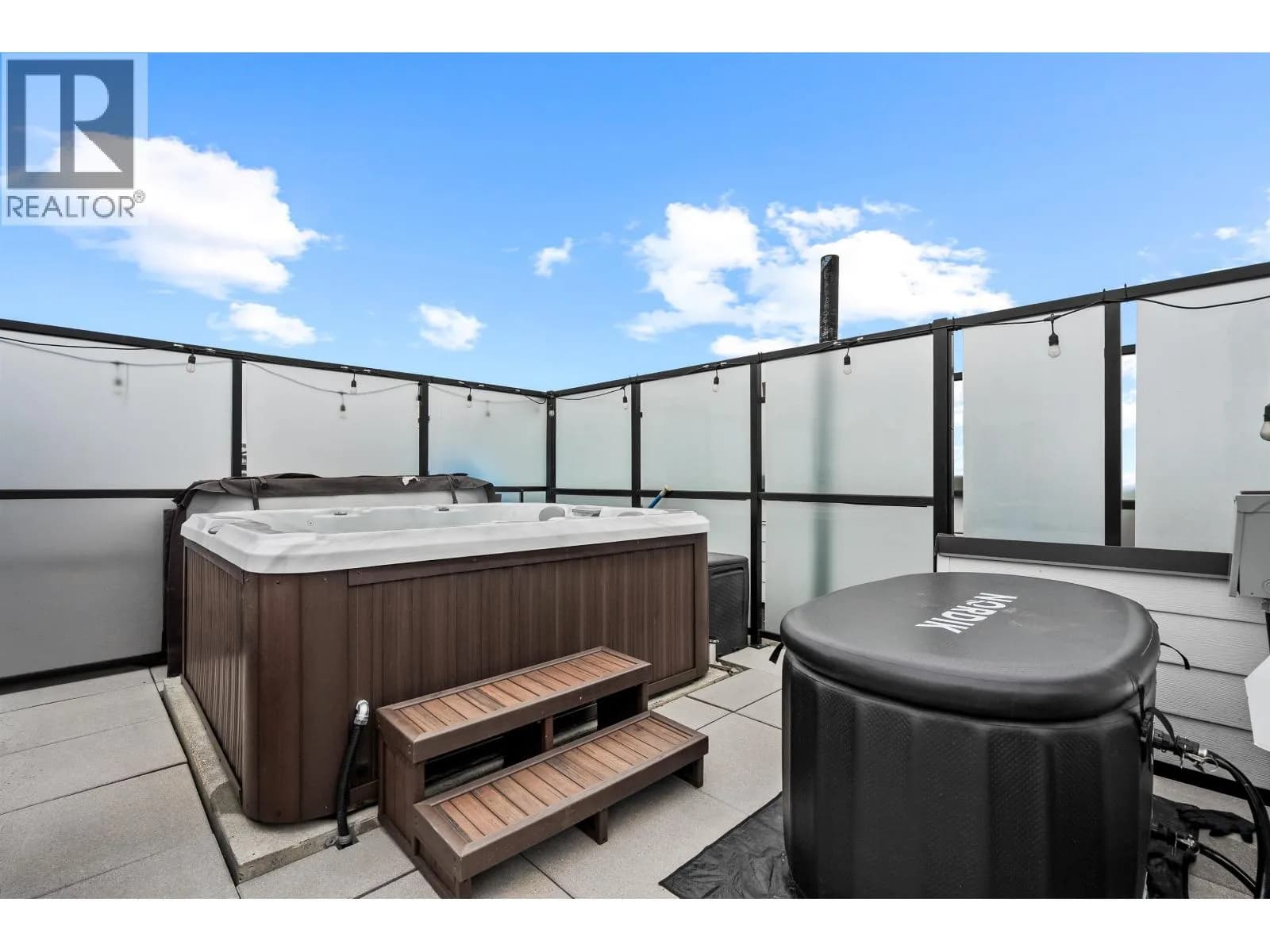 #614 108 E 8TH STREET, North Vancouver, BC photo 2