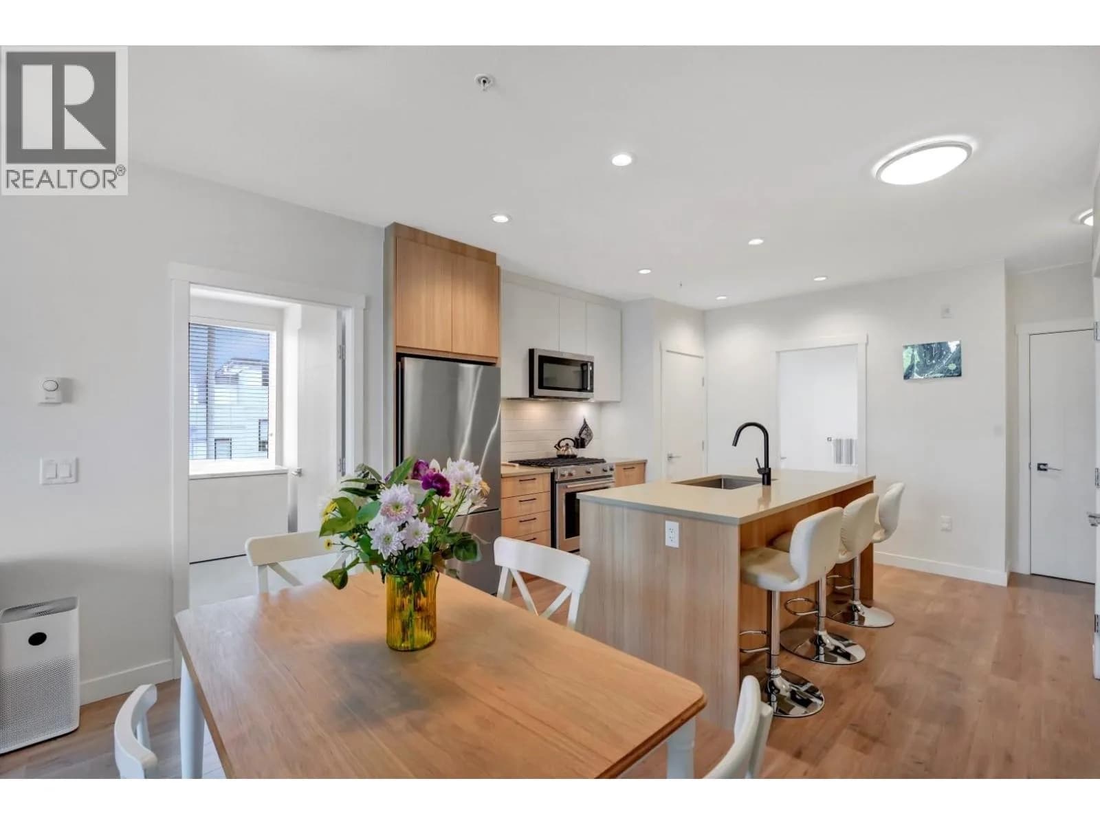 707 COMO LAKE AVENUE, Coquitlam