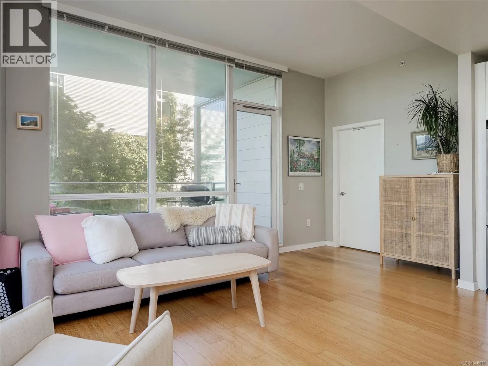 #105 399 Tyee Rd, Victoria, BC photo 3