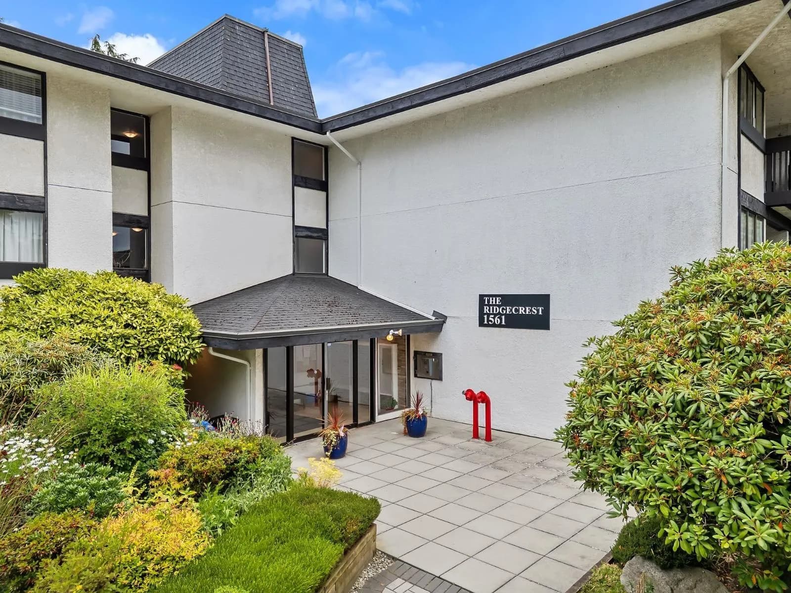 1561 VIDAL STREET, White Rock