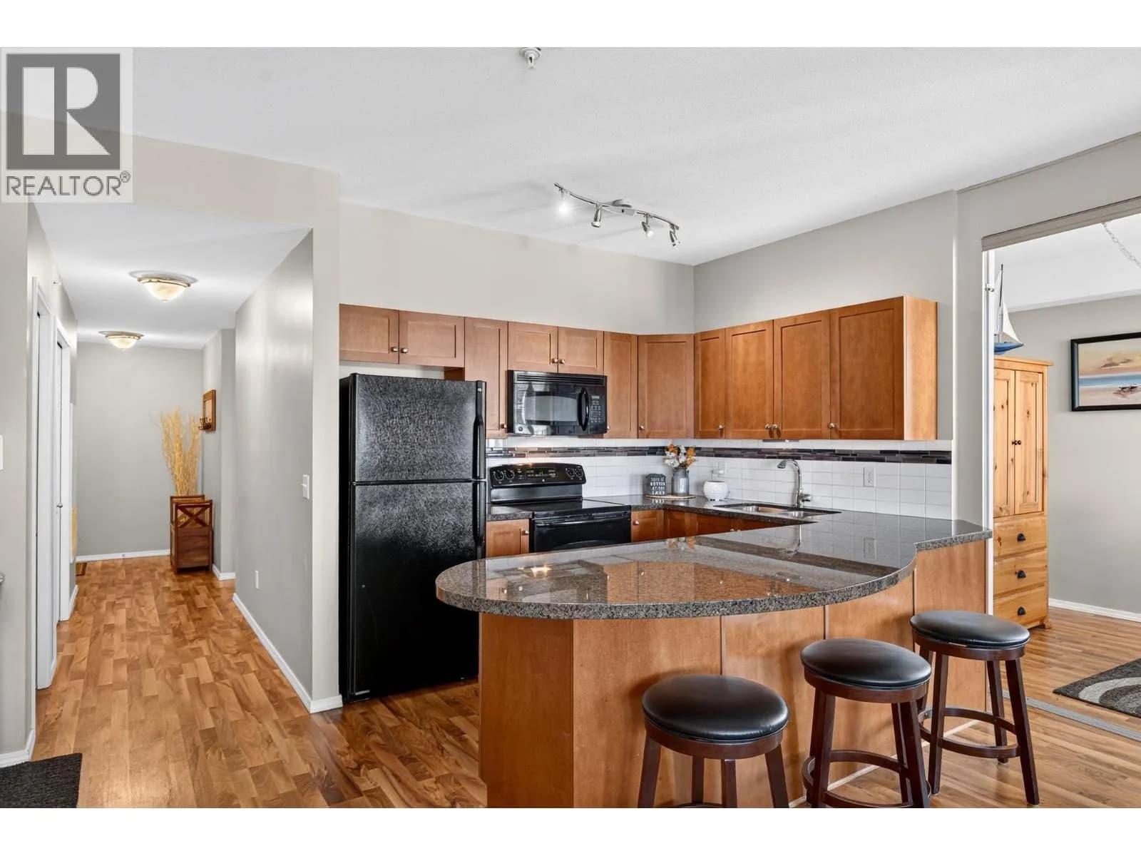 #2521 1873 Country Club Drive, Kelowna, BC photo 4